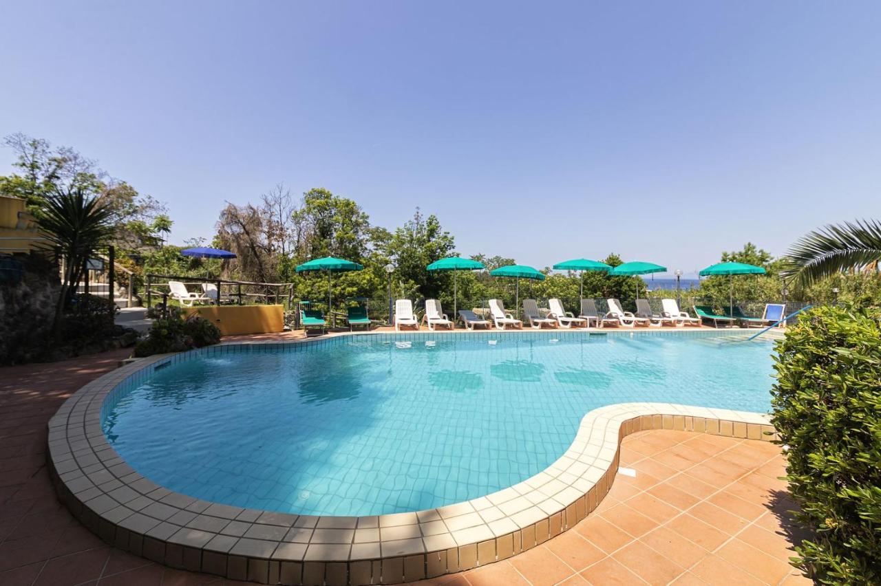 Bristol Hotel Lacco Ameno  Luaran gambar